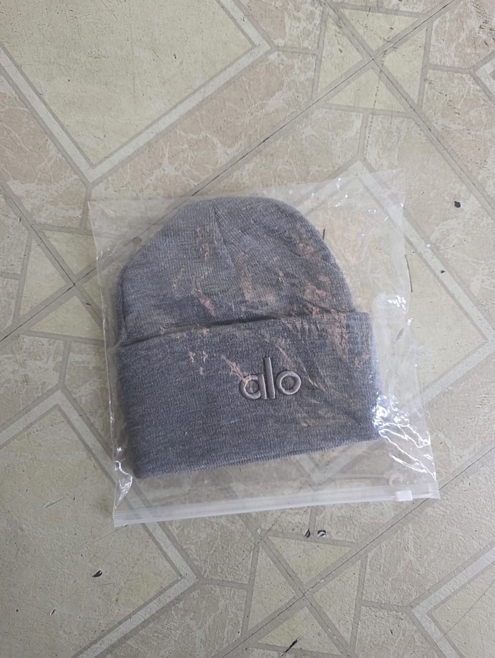 NWT Alo Yoga Notable Gray Beanie Unisex